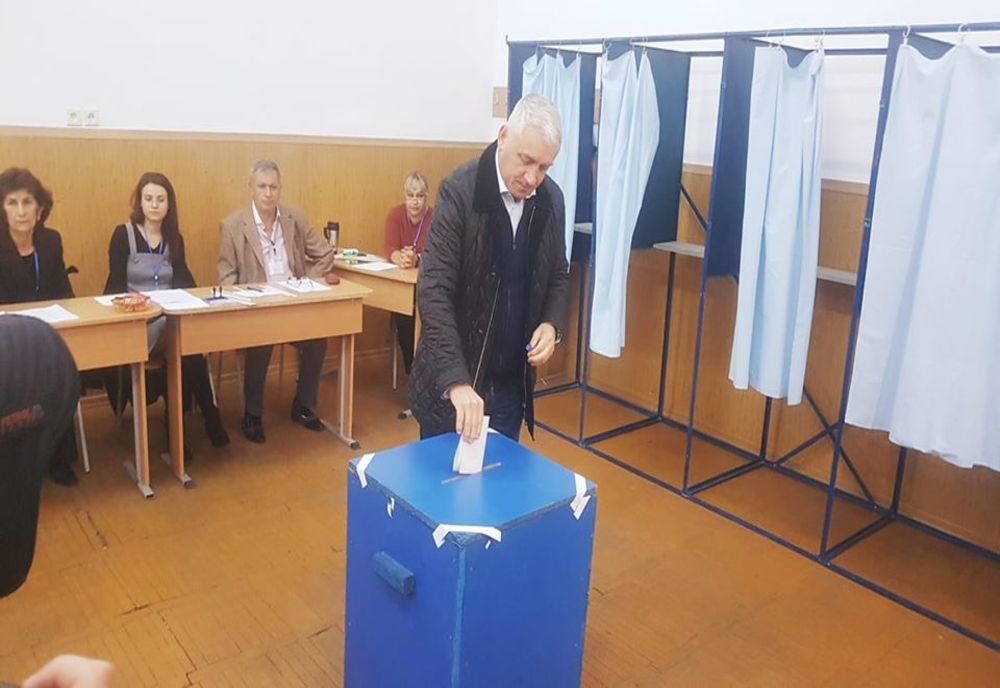 A votat fără să sugereze cu cine sau dacă a anulat votul