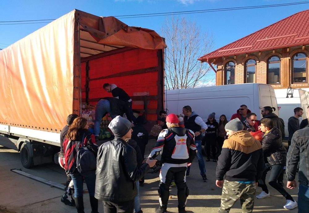 Foto| Acțiune umanitară. Motocicliștii târgovișteni în ajutorul copiilor de la Valea Plopului