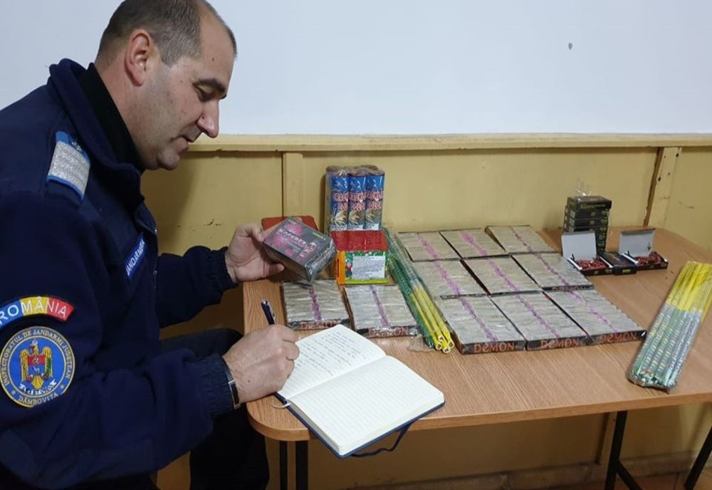 Petarde, artificii, parfumuri contrafacute și marfă confiscată, la Târgoviște