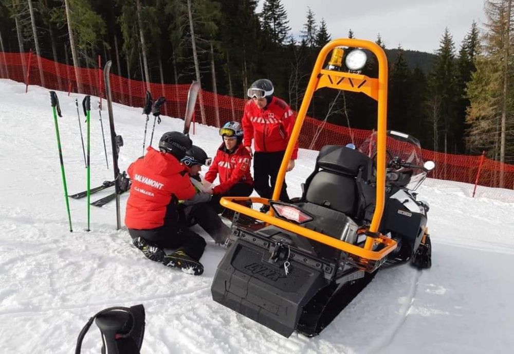 Salvamontiștii au început cursurile de perfecționare (și) în centrul de pregătire SMURD de la Pucioasa