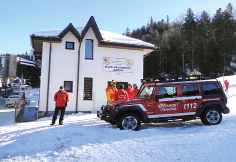 ''Vrem salvamontiști cu girofaruri!'', campanie de modificare a Codului rutier,inițiată de salvatorii montani