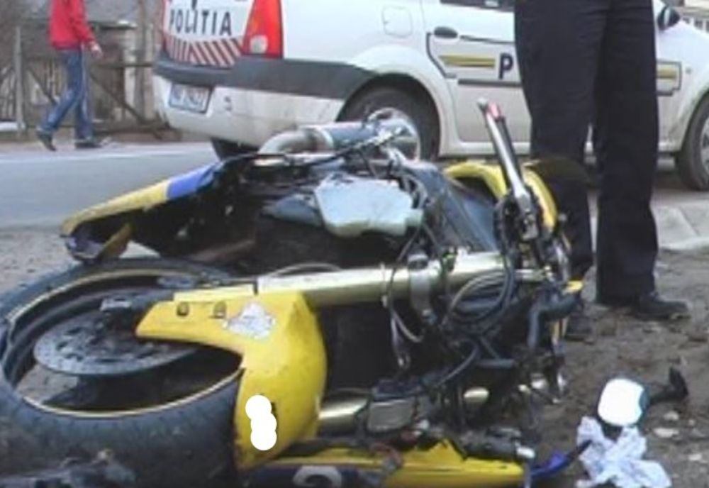 Un motociclist a ajuns direct la spital, după ce, din cauza vitezei, a căzut pe șosea
