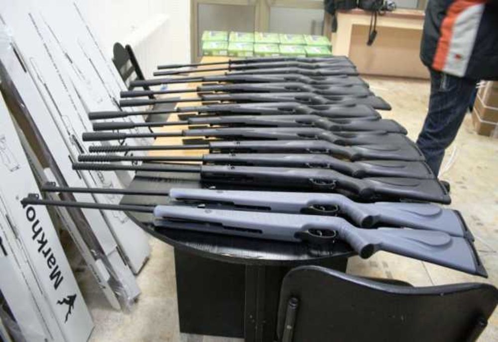 Dosar penal pentru un dâmbovițean ce voia să vândă ilegal două puști cu aer comprimat