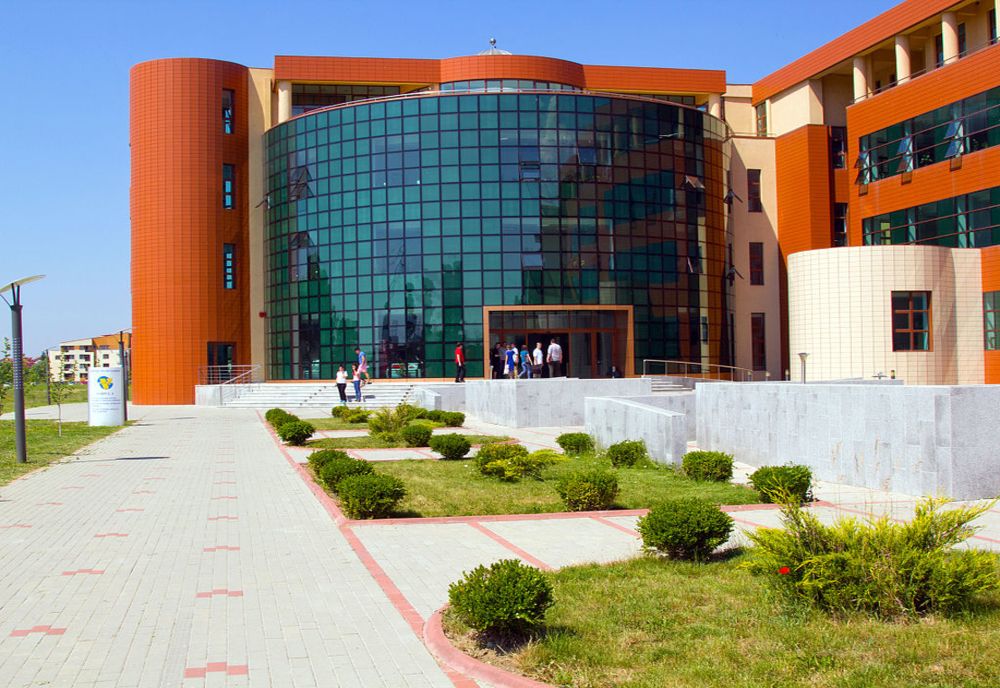 Universitatea "Valahia" din Târgoviște își suspendă cursurile, în perioada 11-23 martie, din cauza coronavirusului