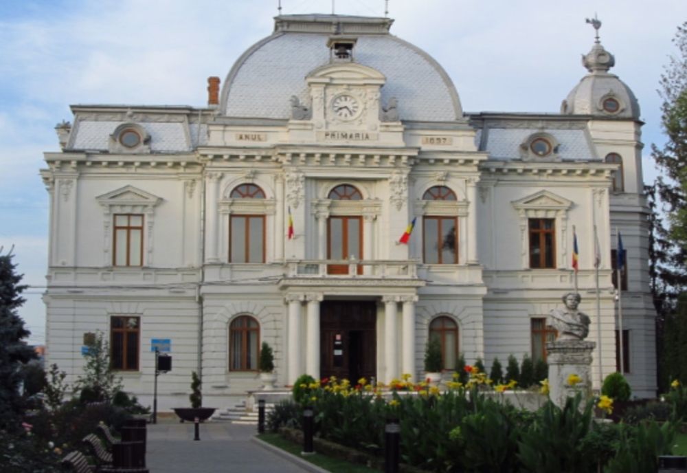 Primăria Târgoviște închide spațiile publice, unde de obicei se adună multe persoane, la târguri duminicale