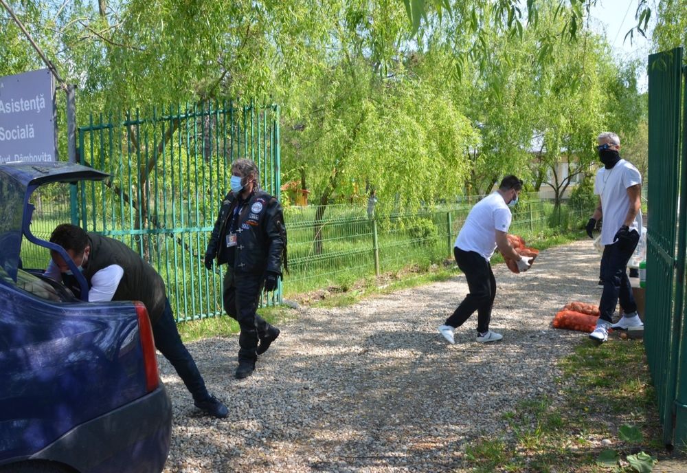 Foto| Ajutor pentru Răcari, din partea unei asociații din București