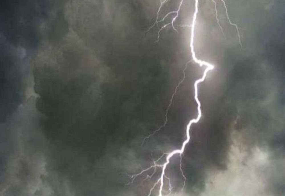 Atenție! Cod galben de furtună și grindină, din nou, (și) în Dâmbovița