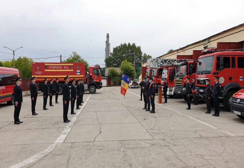 10 tineri au devenit pompieri. Au depus jurământul la sediul ISU Dâmbovița, de la Târgoviște
