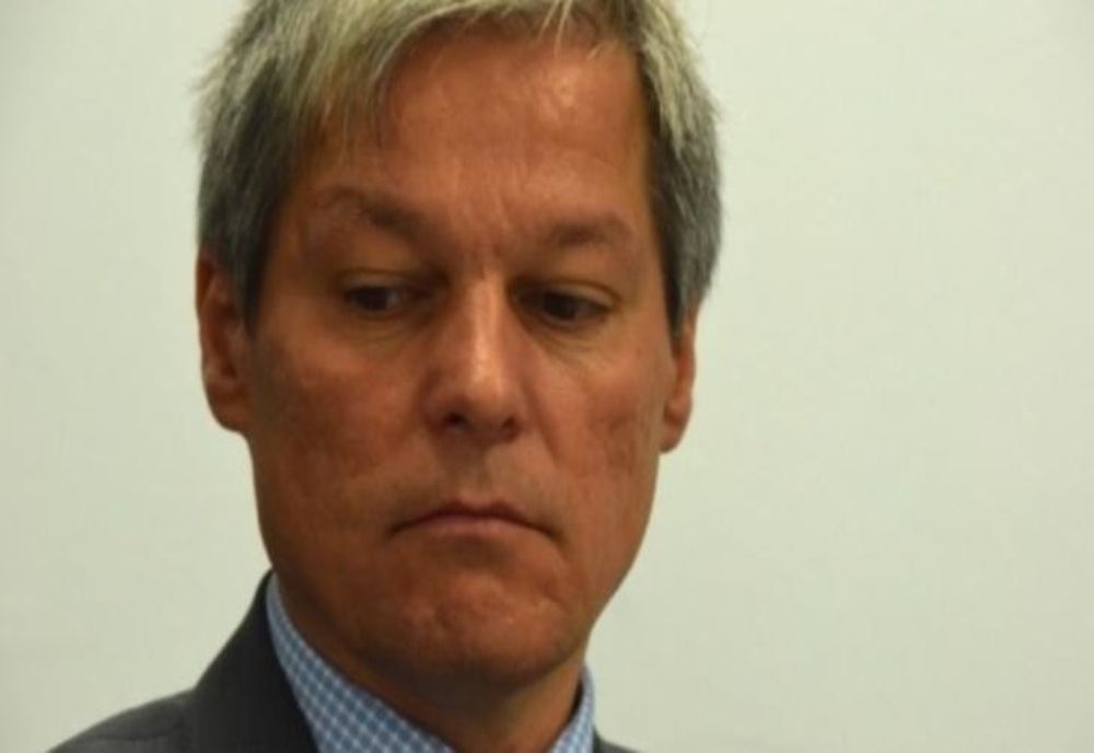 100% TU DECIZI! Dacian Cioloș, fiu de milițian și văr cu șef din "Doi și-un sfert"