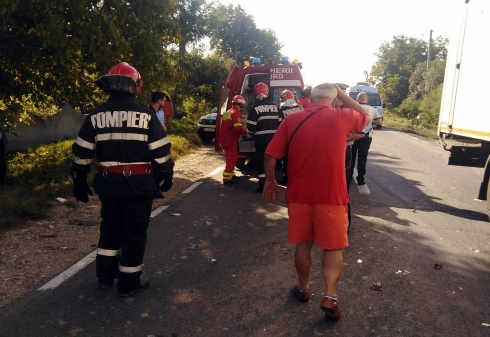 Accident rutier, pe DN 72A, la Voinești. Două persoane au avut nevoie de îngrijiri medicale