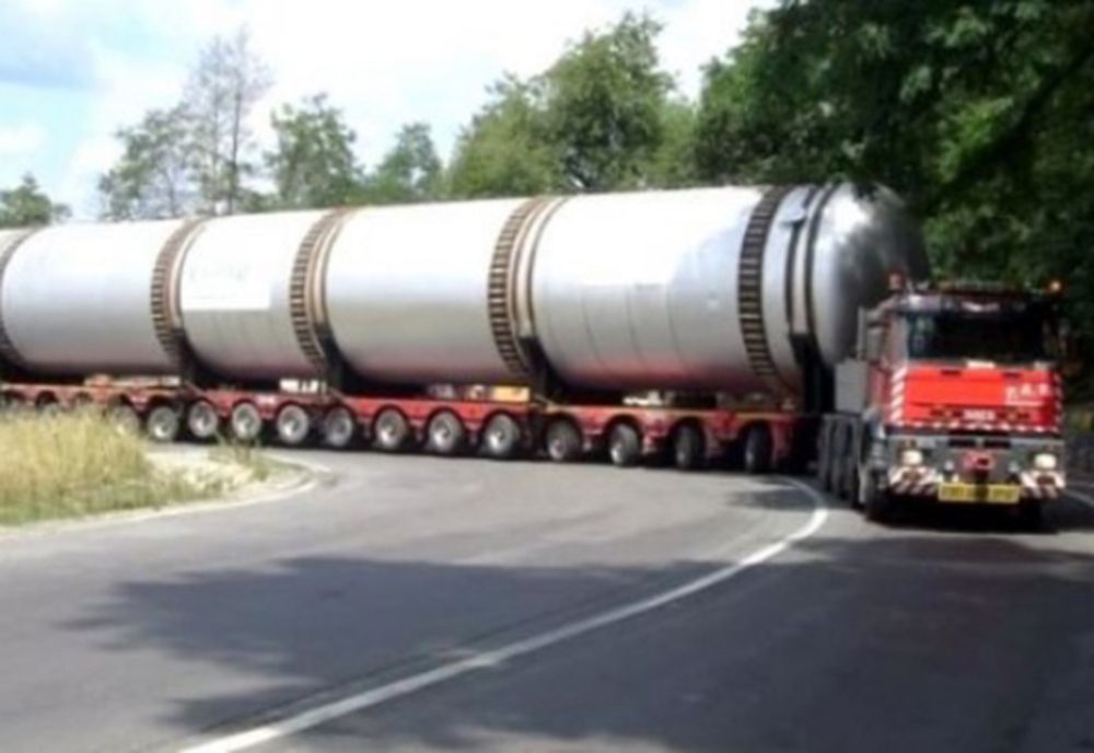 Restricții de circulație pe ruta Dâmbovița-Hunedoara, pentru efectuarea unui transport agabaritic