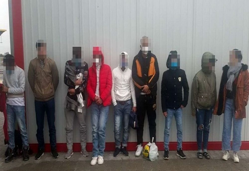 Nouă migranți din Vietnam, prinși încercând să iasă ilegal din țară