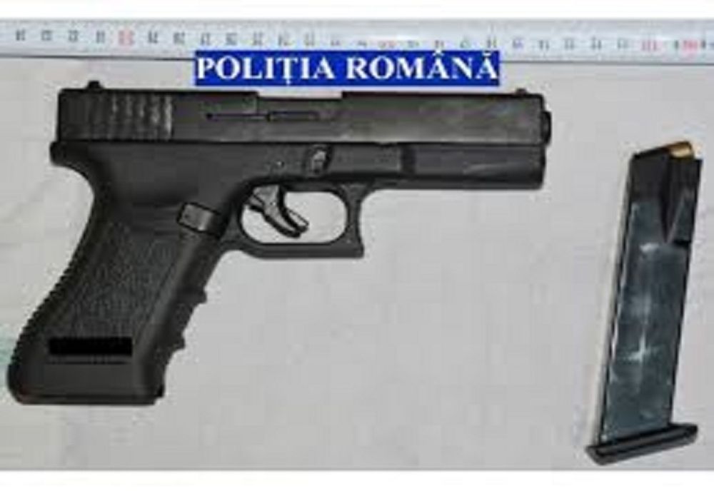 Persoanele condamnate nu au dreptul să deţină arme 