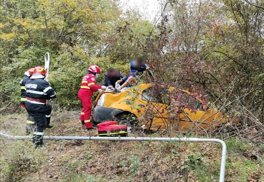 Accident rutier în Dâmbovița. Două persoane au fost rănite