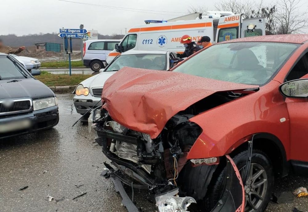 Accident rutier produs pe DN-72, în intersecția dintre localitățile Lucieni și Ungureni