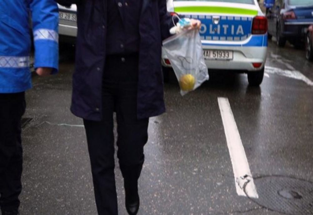 Alertă cu bombă la Târgoviște. Amenințarea, un măr în care erau înfipte două fire