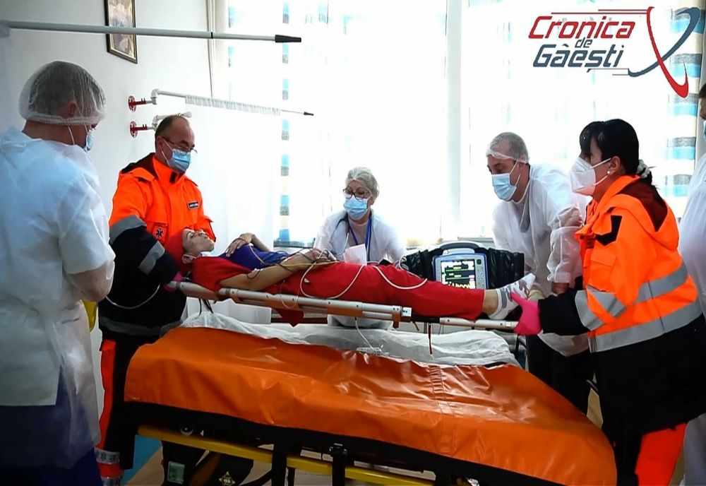 Simulare medicală în premieră, la Spitalul Găești. Intervenție în caz de șoc anafilactic apărut după vaccinul anti-COVID