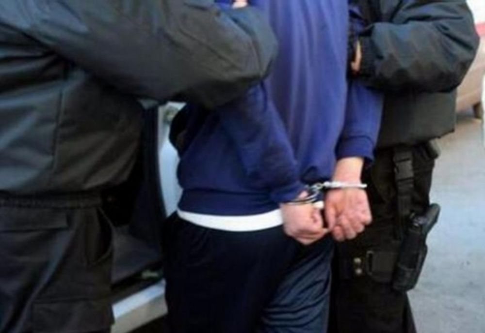 Tânăr din Dâmbovița, dus de polițiști la Penitenciarul Mărgineni