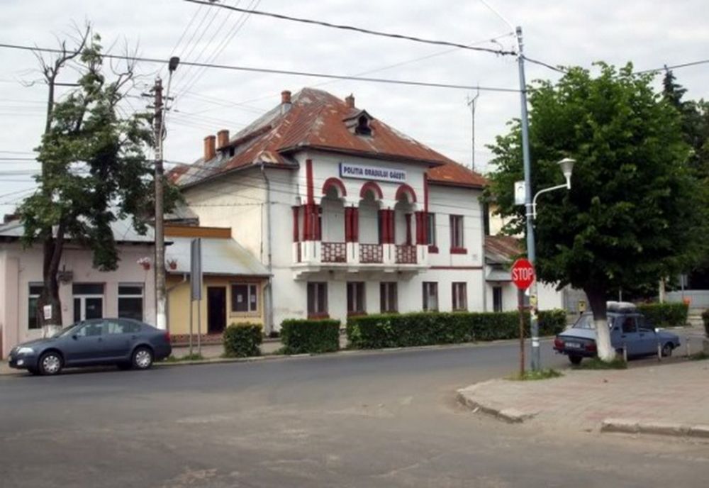 O tânără din Galați a cerut disperată ajutorul polițiștilor din Găești