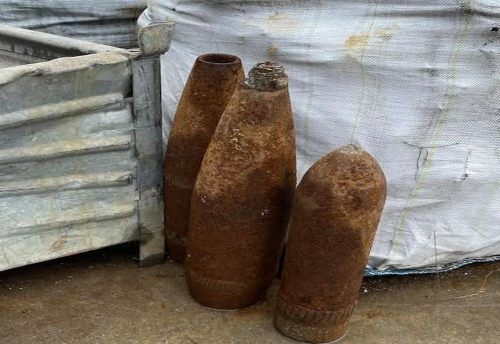 Dâmbovița: Mai multe proiectile găsite de Garda de Mediu la un centru de colectare a fierului vechi