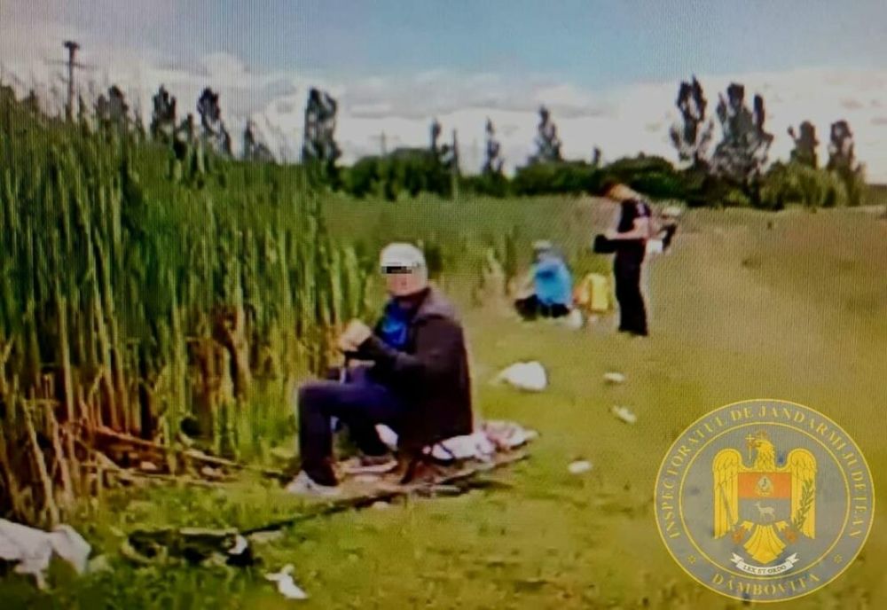 Bărbați din Dâmbovița, amendați de jandarmi pentru pescuit ilegal