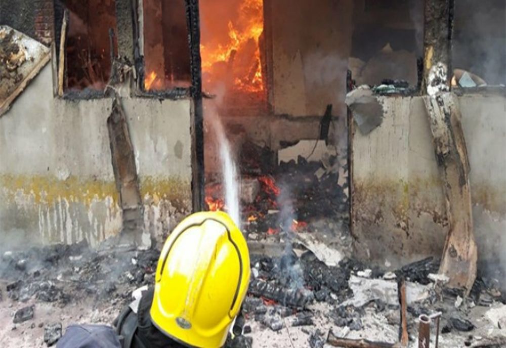 Pompieri din Dâmbovița și Prahova, mobilizați pentru un incendiu uriaș