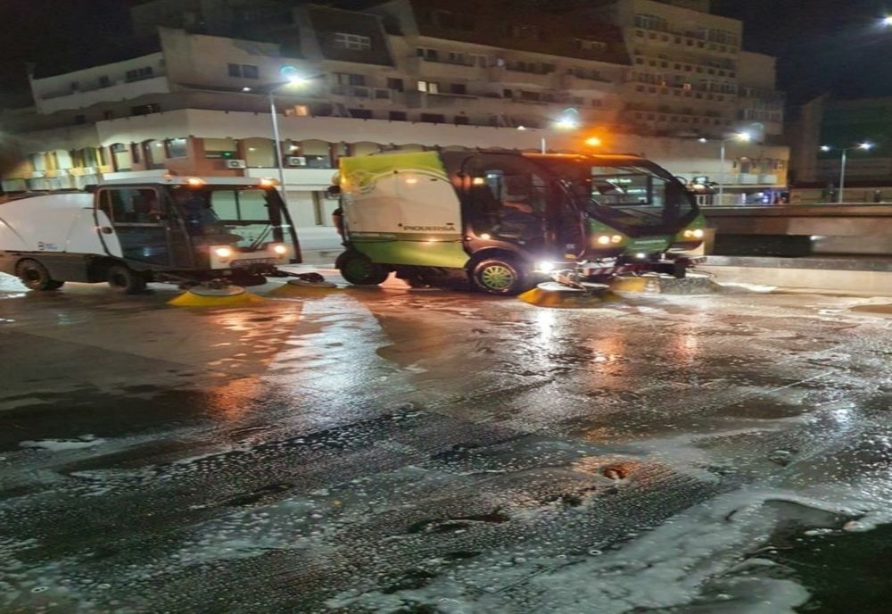 Târgoviște. Pavajul de granit din Piața Tricolorului este pregătit pentru un tratament special