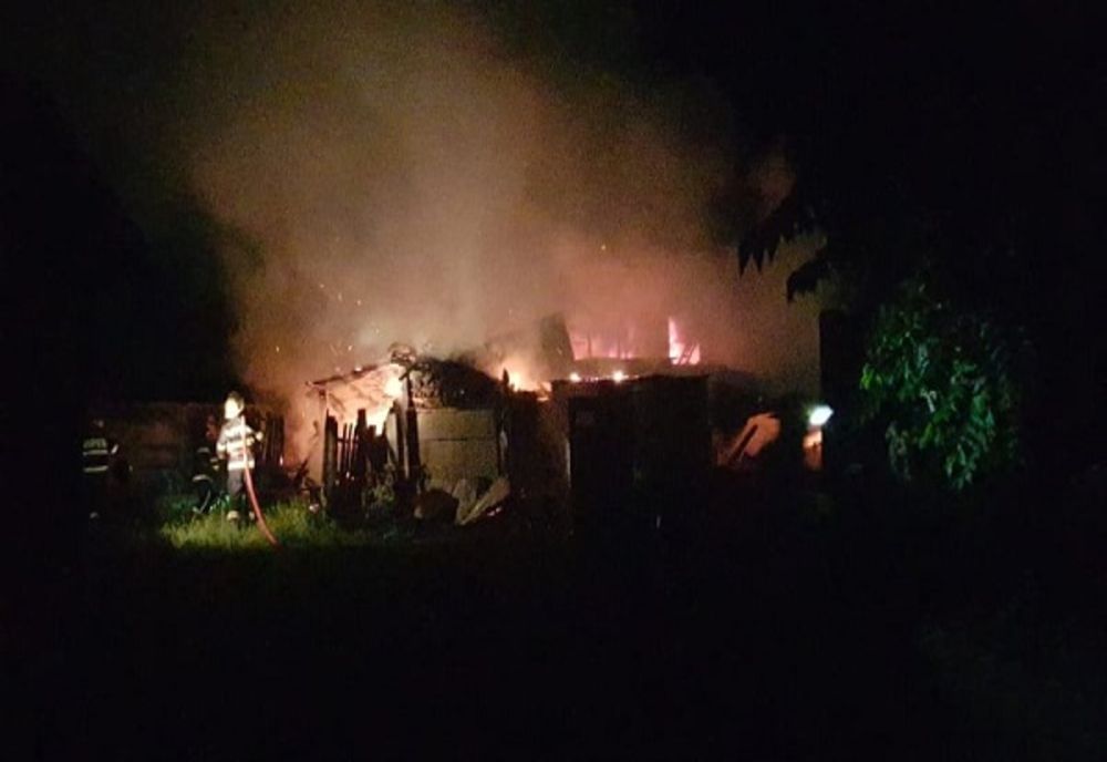 Două persoane din Găești au suferit arsuri în urma unui incendiu