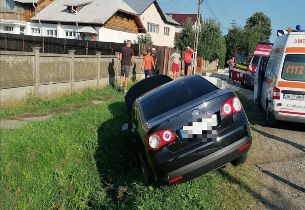 Dâmbovița. Coliziune violentă între două mașini. Un copil de 12 ani și un adult răniți