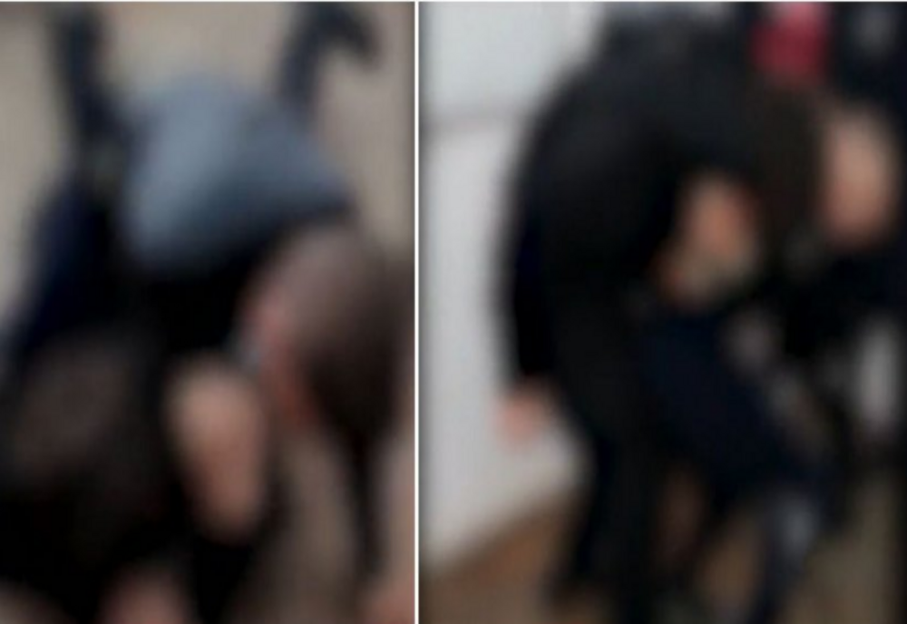 Dâmbovița. Elev bătut și umilit în clasă, chiar de colegul de bancă