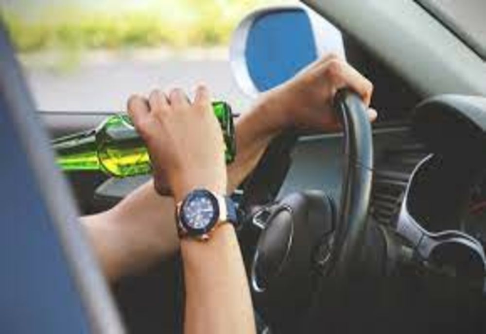 Dâmbovița: Un şofer băut a lovit mai multe maşini parcate