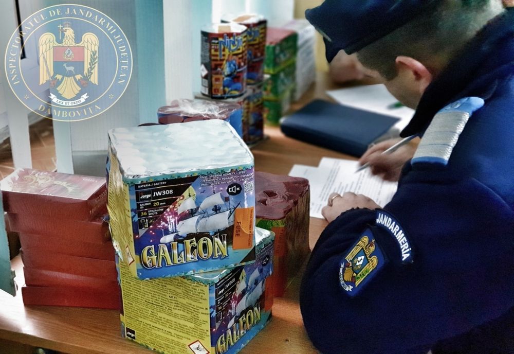Aproximativ 4000 de petarde și artificii confiscate de jandarmi, în Complexul Comercial „Pavcom” din Târgoviște