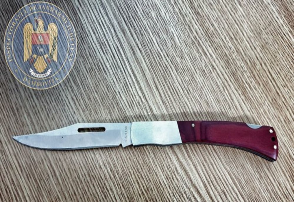 Dâmboviţa. Anchetă în cazul unui tânăr înarmat cu un briceag, care aștepta elevii la poarta școlii