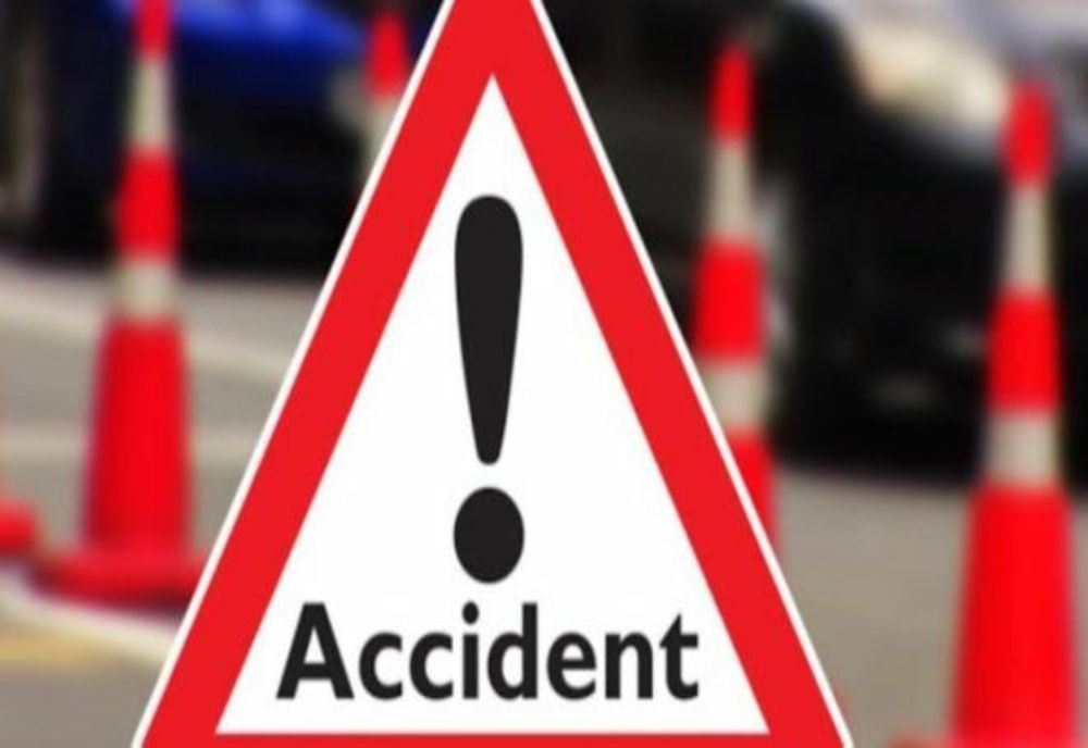 Dâmbovița: Accident provocat de un şofer băut. O persoană a ajuns la spital