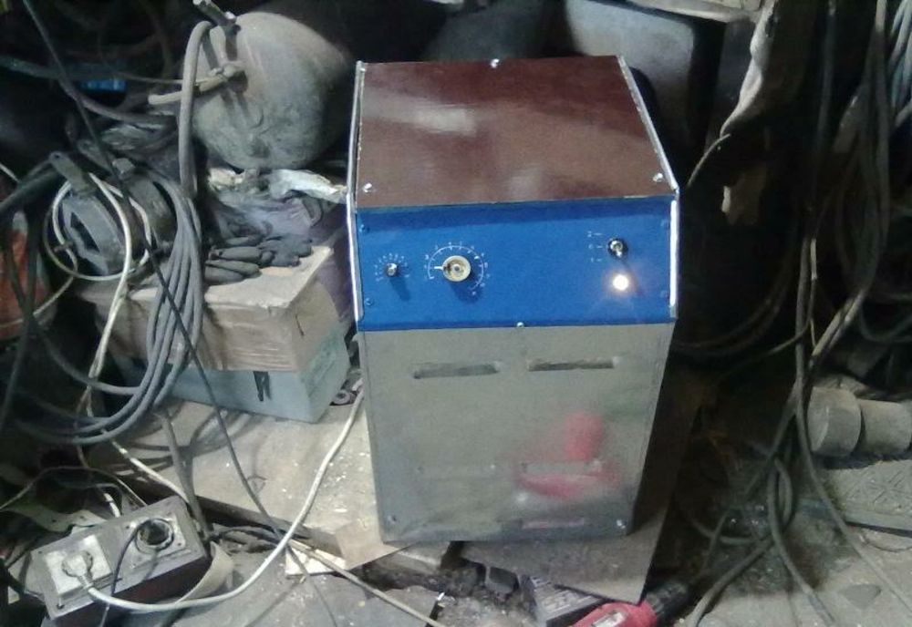 Furt la o societate comercială! Patru tineri au sustras aparate de sudură, flexuri și deșeuri neferoase