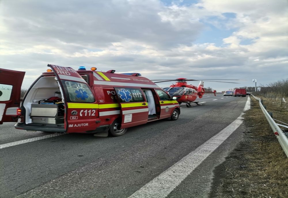 Accident grav cu trei mașini pe autostrada A1, la Uieşti. Trei persoane au fost rănite