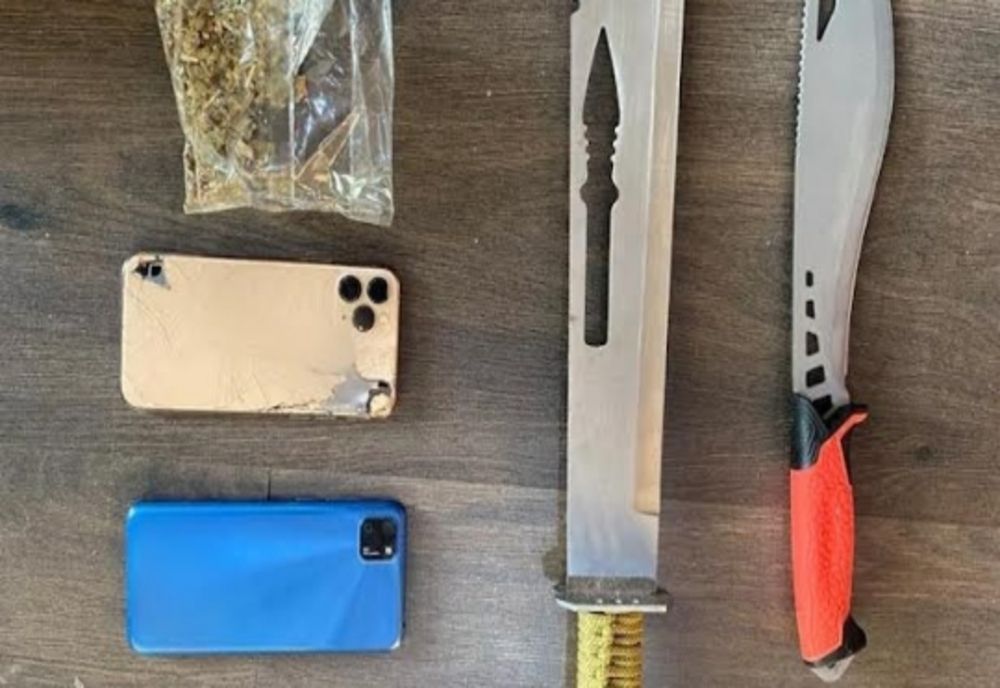 Dâmboviţa. Percheziţii în Târgovişte la persoane bănuite de trafic de droguri de mare risc şi efectuarea, fără drept, de operaţiuni cu substanţe cu efecte psihoactive