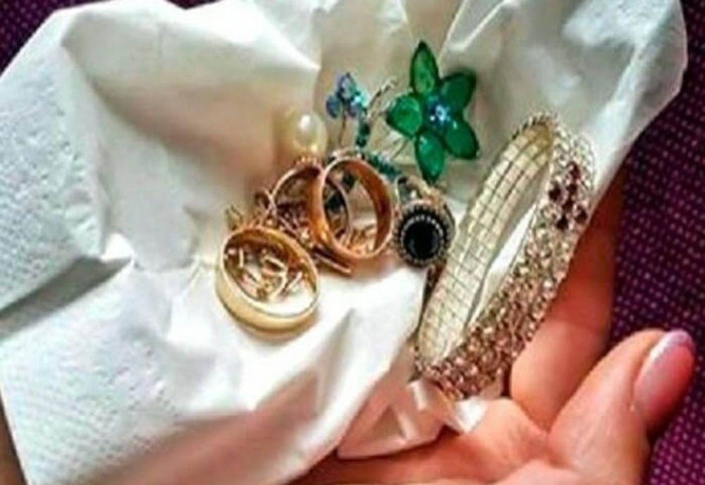 Femeia din Dâmbovița cercetată pentru escrocherie, pe Valea Prahovei, a fost reținută