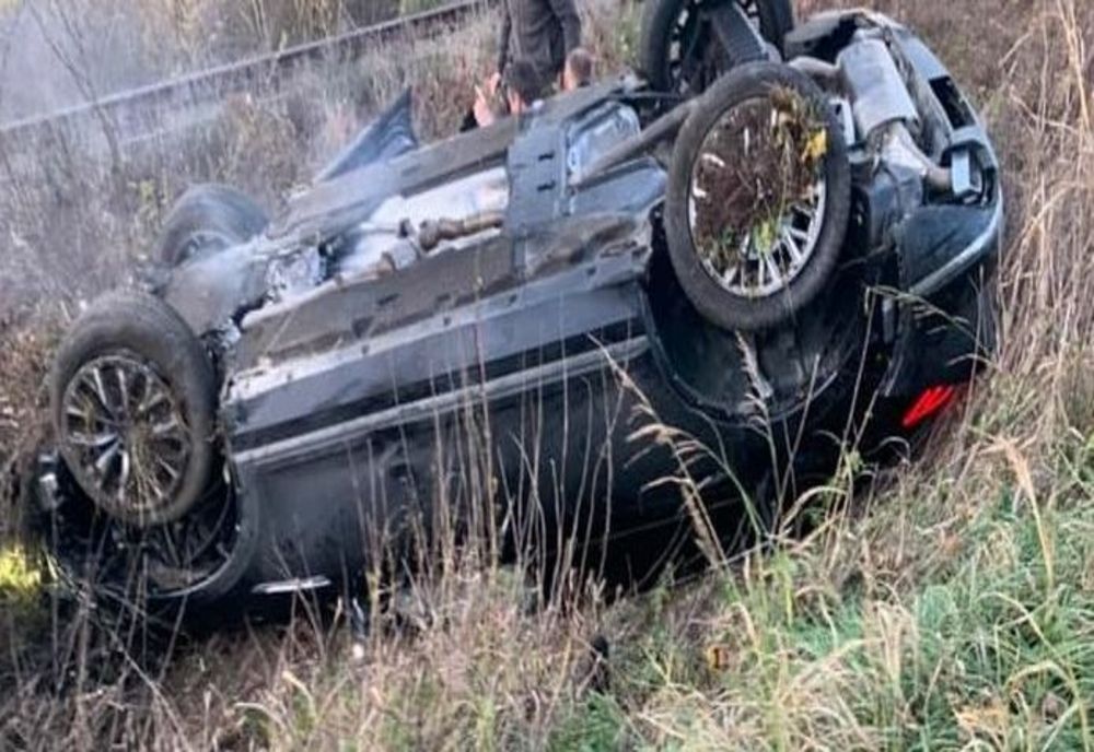 Accident grav la Mătăsaru, pe DN 7. Două persoane au avut nevoie de îngrijiri medicale