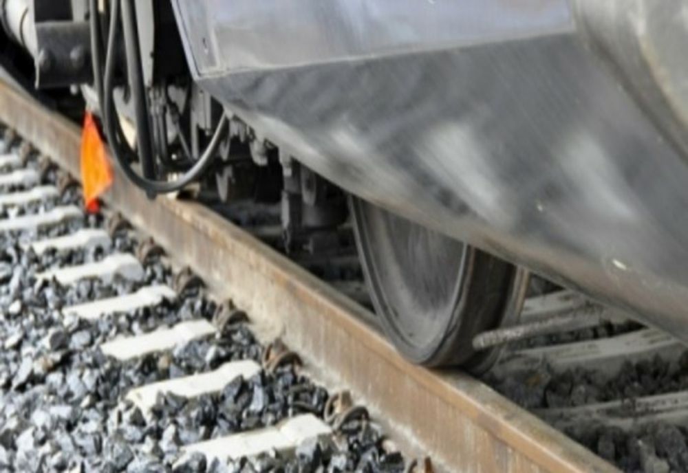 Accident în Dâmbovița. O mașină a fost lovită de un tren de călători