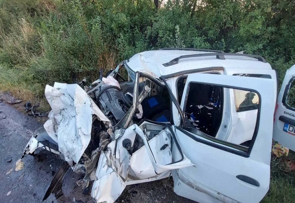 Accident cumplit între Ploiești şi Târgoviște. O persoană a murit iar alte patru au fost rănite, dintre care doi minori