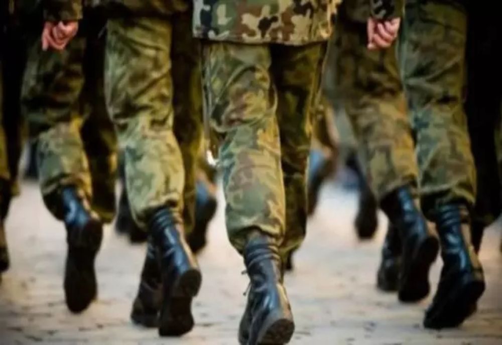MApN propune un program militar pe bază de voluntariat pentru civilii cu vârste între 18-35 de ani 