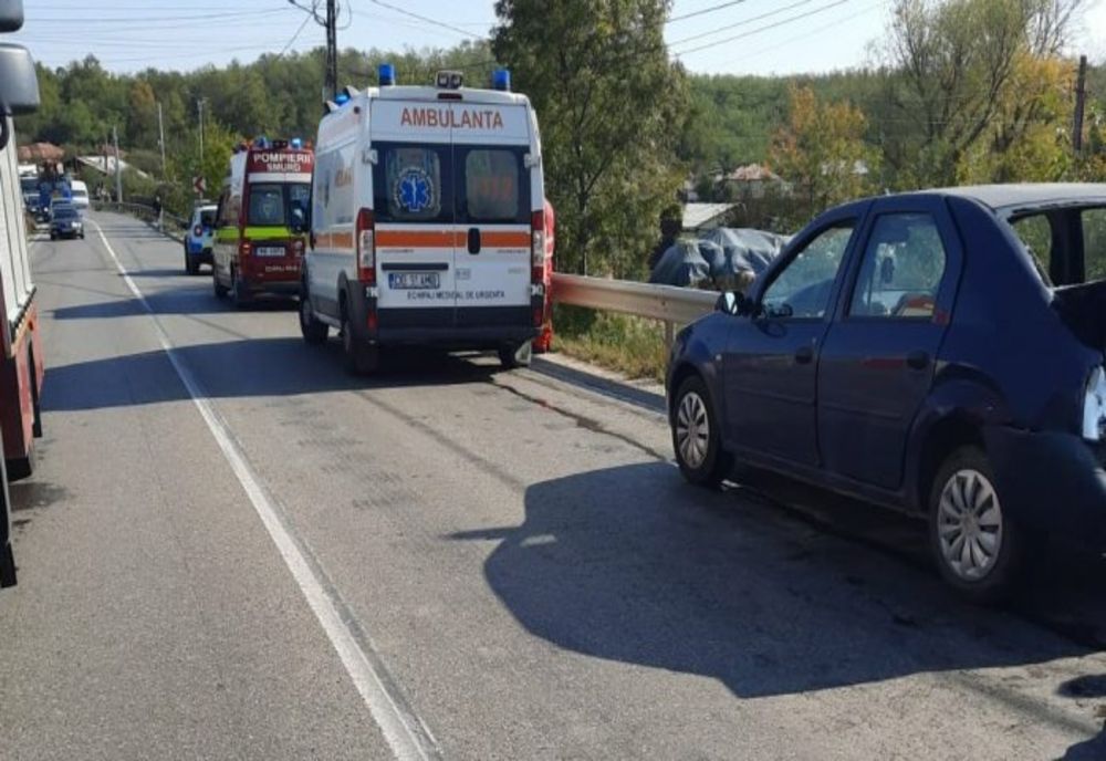 Accident rutier pe DN2, la Dragodana. Un TIR a intrat în coliziune cu un autoturism