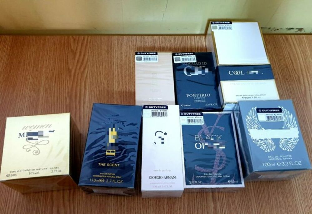 Târgoviște. Bărbat depistat de jandarmi în timp ce vindea parfumuri contrafăcute