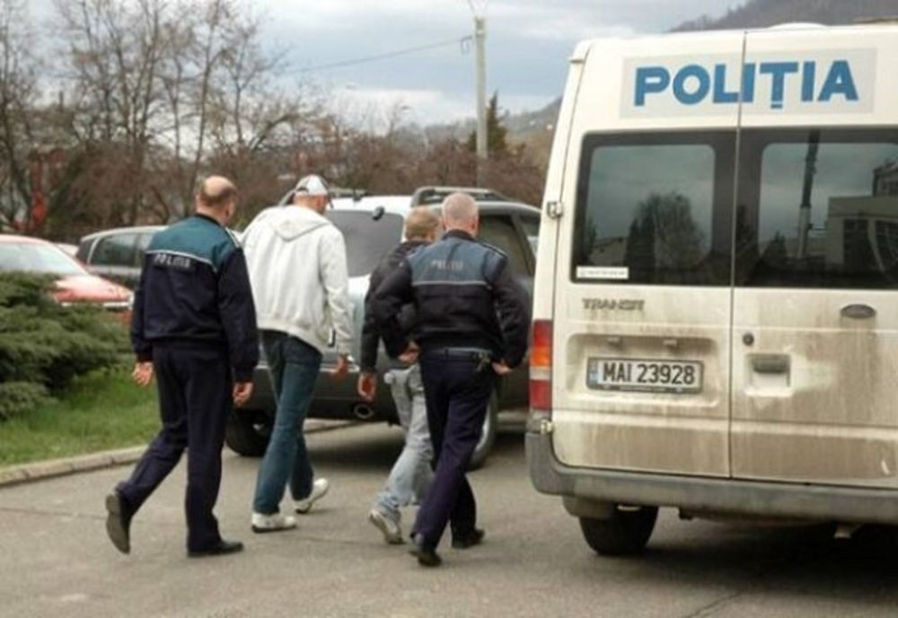 Dâmbovița. Patru bărbați au fost reținuți după ce au bătut crunt un consătean
