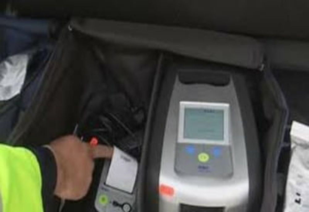 Dâmbovița: Bărbaţi prinși drogați în trafic. Aveau droguri și în mașină