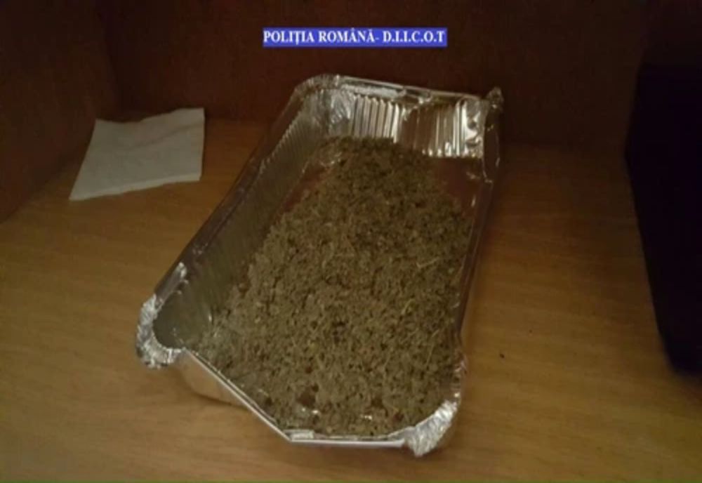Bărbat din Dâmboviţa, prins în flagrant când vindea cannabis