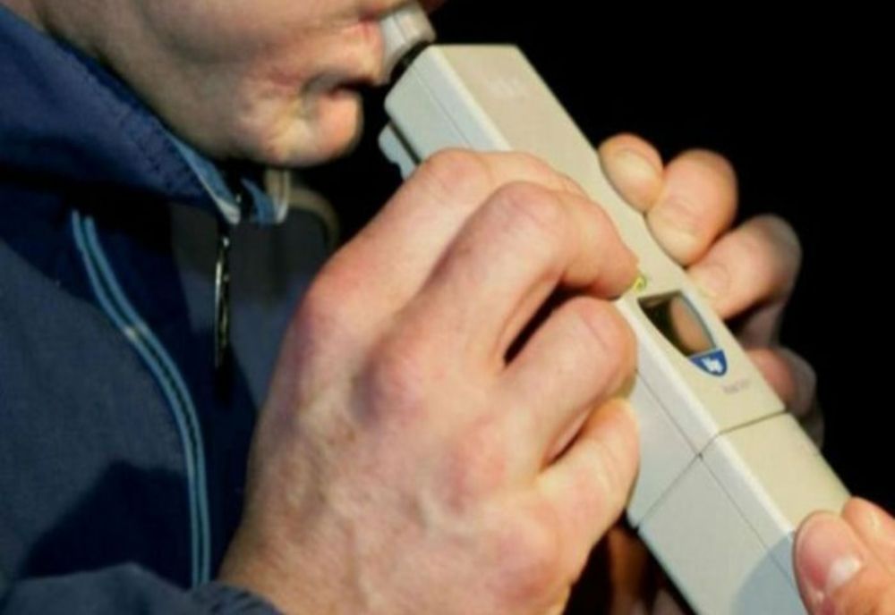 Dâmboviţa. Doi șoferi depistaţi de poliţişti sub influența băuturilor alcoolice