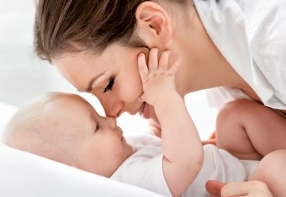 De la 1 martie se majorează indemnizaţia lunară minimă pentru creșterea copilului. Ce alte ajutoare mai primesc românii în 2023