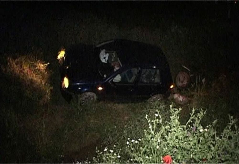 Dâmbovița. Accident rutier pe DN72. Un șofer beat a scăpat fără nicio zgârietură după ce a ajuns cu mașina într-un șanț